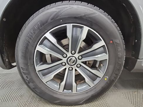 Used 2020 Nissan Armada SL w/ Premium Package image 54