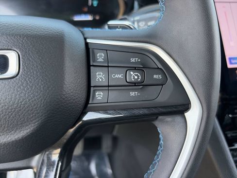 Used 2023 Jeep Grand Cherokee Trailhawk AWD/4WD image 16