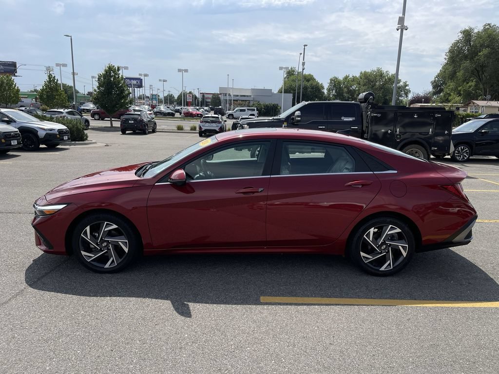 Used 2024 Hyundai Elantra Limited FWD image 4
