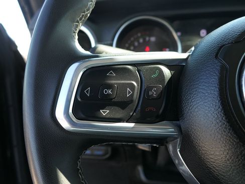 Used 2023 Jeep Wrangler Unlimited Sahara image 16