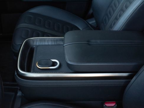 Used 2022 Rivian R1T Launch Edition image 12