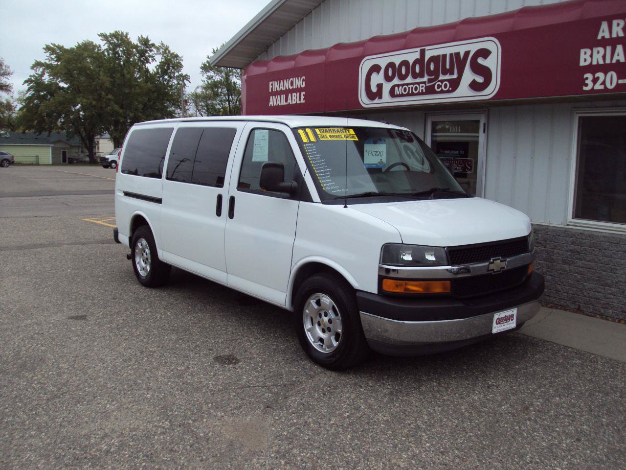 Used 2011 Chevrolet Express 1500 LT w/ LT Preferred Equipment Group AWD/4WD image 2