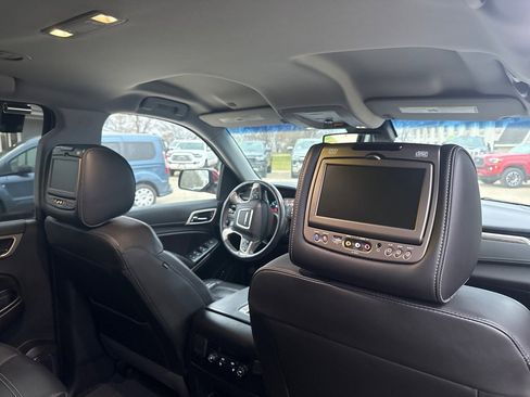 Used 2018 GMC Yukon Denali image 16