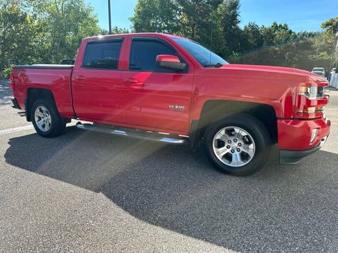 Used 2018 Chevrolet Silverado 1500 LT w/ Texas Edition AWD/4WD image 7