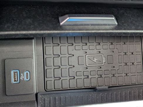 Used 2023 Ford Expedition Max Limited image 18