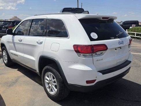 Used 2020 Jeep Grand Cherokee Laredo AWD/4WD image 3