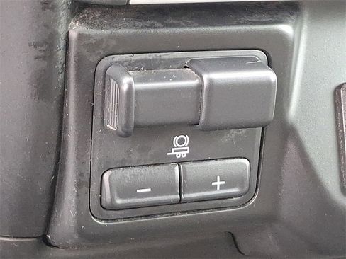 Used 2022 Chevrolet Silverado 2500 LT w/ Convenience Package image 22