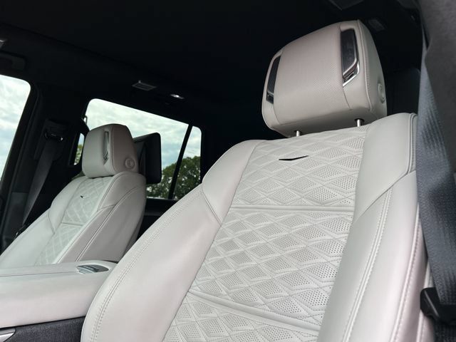 Used 2025 Cadillac Escalade Sport Platinum w/ LPO, Floor Liner Package AWD/4WD image 41