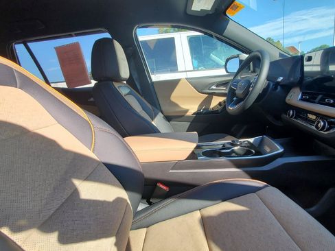 Used 2026 Chevrolet Equinox ACTIV w/ Convenience Package III FWD image 4