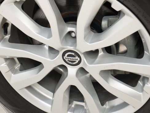 Used 2022 Nissan Rogue Sport S image 61