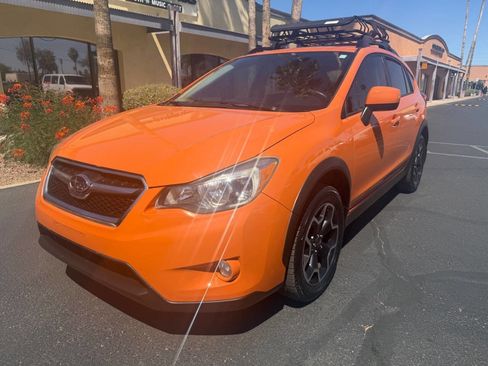 Used 2014 Subaru Crosstrek 2.0i Premium w/ Moonroof Package AWD/4WD image 2