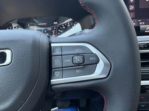 Certified 2025 Jeep Compass Trailhawk AWD/4WD image 19