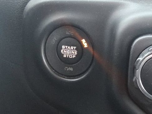 Used 2022 Jeep Wrangler Unlimited Sahara AWD/4WD image 45