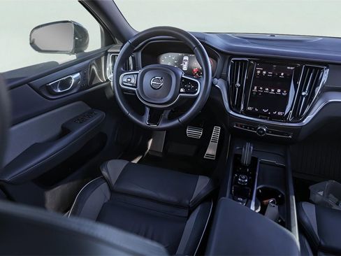 Used 2022 Volvo S60 B5 R-Design w/ Climate Package image 30