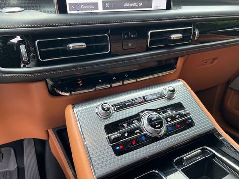 Used 2023 Lincoln Aviator Black Label w/ Dynamic Handling Package AWD/4WD image 31