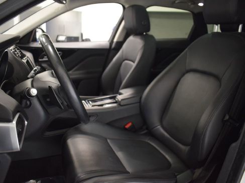Used 2018 Jaguar F-PACE Premium image 10