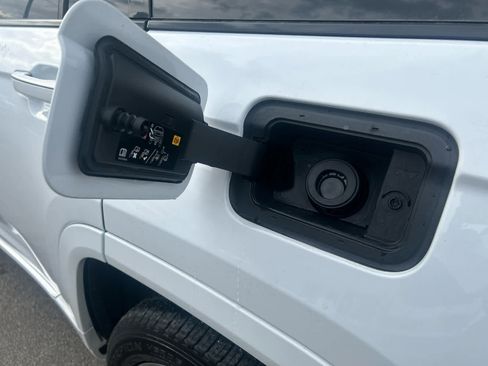 Used 2024 Jeep Grand Cherokee L Summit image 16