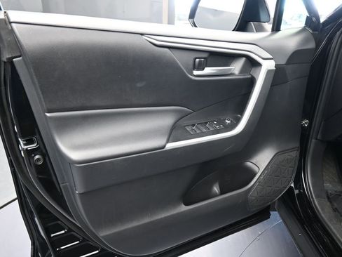 Used 2024 Toyota RAV4 XLE image 16