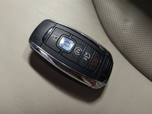 Used 2018 Lincoln MKC Select w/ Select Plus Package FWD image 32