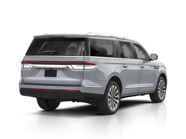 Used 2023 Lincoln Navigator L Reserve AWD/4WD image 2