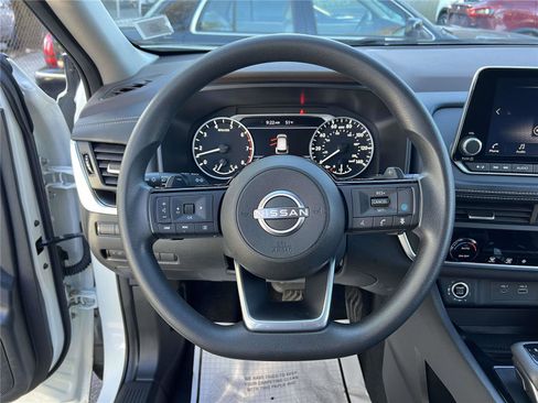 Certified 2023 Nissan Rogue SV image 16