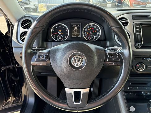 Used 2017 Volkswagen Tiguan S image 13