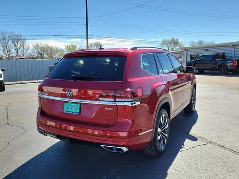 Used 2022 Volkswagen Atlas SEL Premium image 3