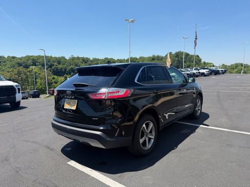 Certified 2023 Ford Edge SEL w/ Convenience Package AWD/4WD image 6