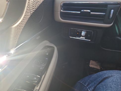 New 2026 Lincoln Corsair Premiere image 18