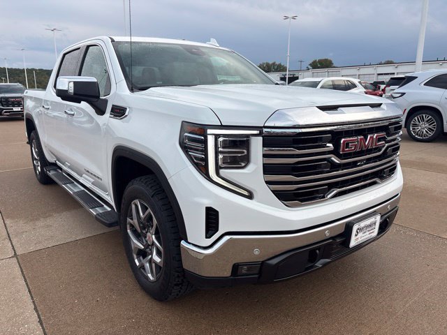 Used 2024 GMC Sierra 1500 SLT w/ SLT Premium Plus Package AWD/4WD image 1