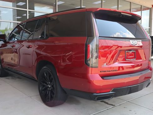 Used 2023 Cadillac Escalade ESV Sport w/ Touring Package AWD/4WD image 6