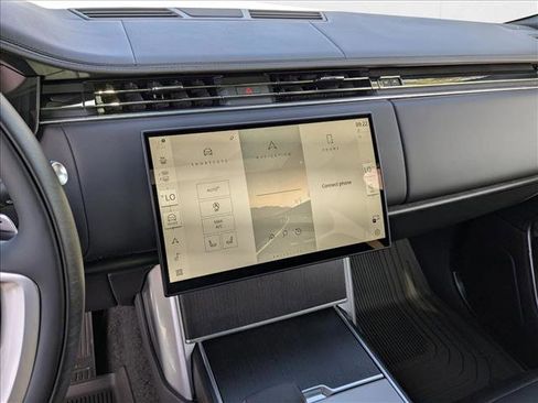 New 2025 Land Rover Range Rover SE image 12