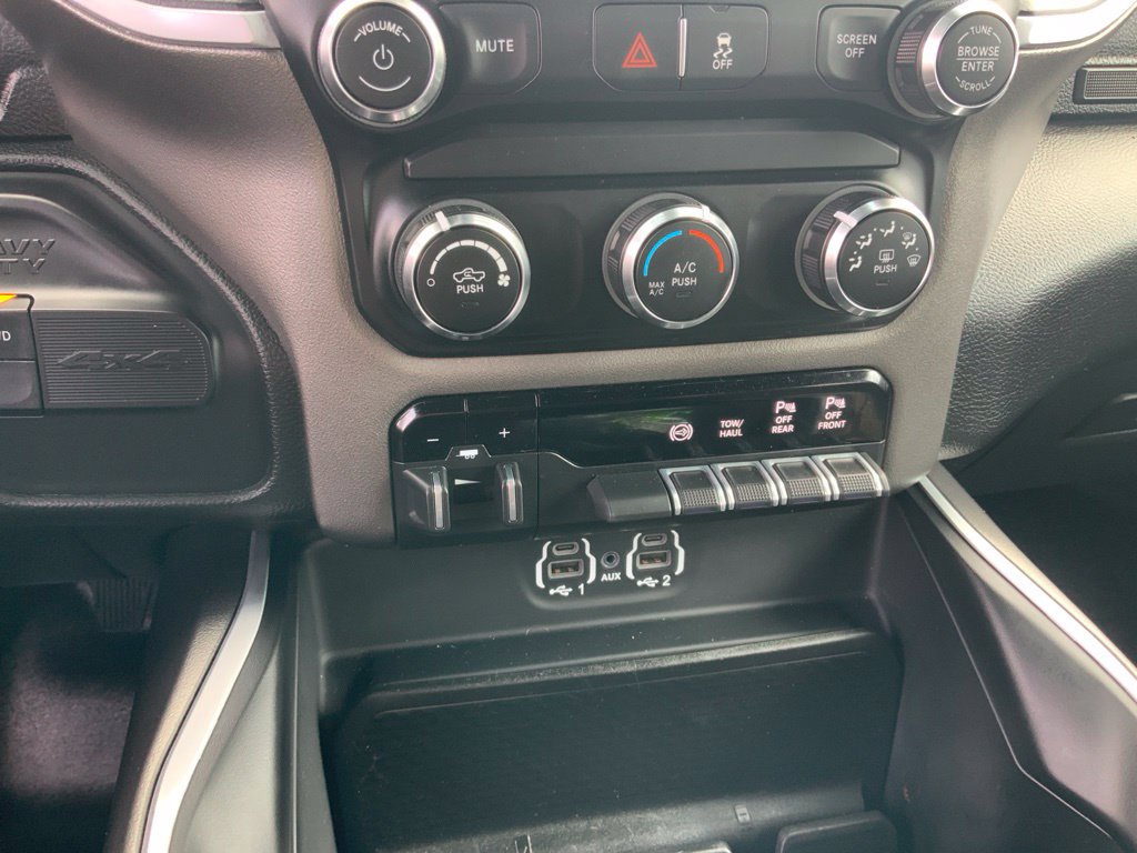 Certified 2020 RAM 2500 Big Horn w/ Night Edition AWD/4WD image 26