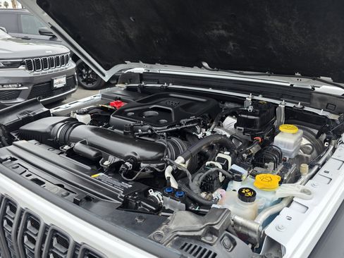 Certified 2025 Jeep Wrangler Unlimited Sport AWD/4WD image 19