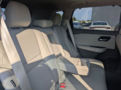 Certified 2023 Nissan Rogue SL w/ SL Premium Package FWD image 38