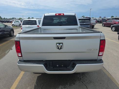 Used 2019 RAM 1500 Express AWD/4WD image 10