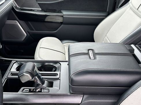 Used 2023 Ford F150 Lightning Platinum image 16