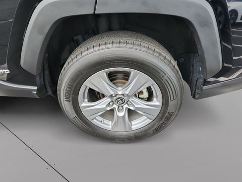 Used 2022 Toyota RAV4 LE AWD/4WD image 14