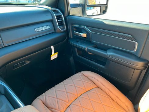 New 2025 RAM 2500 Big Horn AWD/4WD image 10