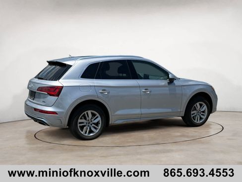 Used 2022 Audi Q5 2.0T Premium w/ Convenience Package AWD/4WD image 3