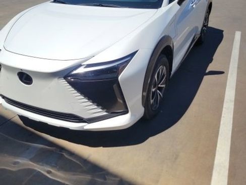 Used 2024 Lexus RZ 300e Premium w/ Accessory Package (Z1) FWD image 16