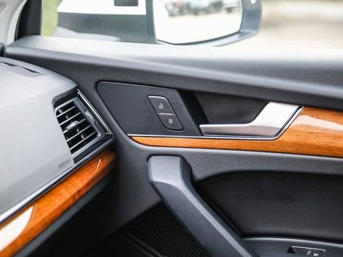 Used 2023 Audi Q5 2.0T Premium Plus image 20