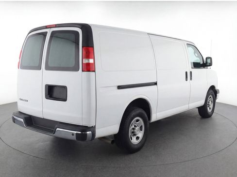 Used 2025 Chevrolet Express 3500 LT w/ LT Preferred Equipment Group image 9