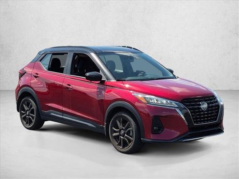 Used 2024 Nissan Kicks SR FWD image 3
