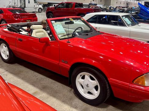Used 1992 Ford Mustang LX image 2