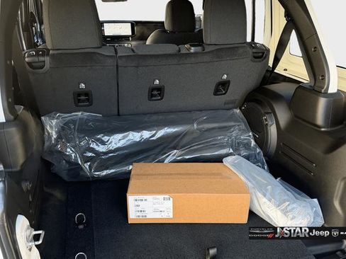 New 2026 Jeep Wrangler Unlimited Rubicon w/ Safety Group image 16