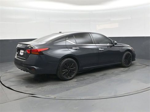 Used 2021 Nissan Altima 2.5 SV image 4