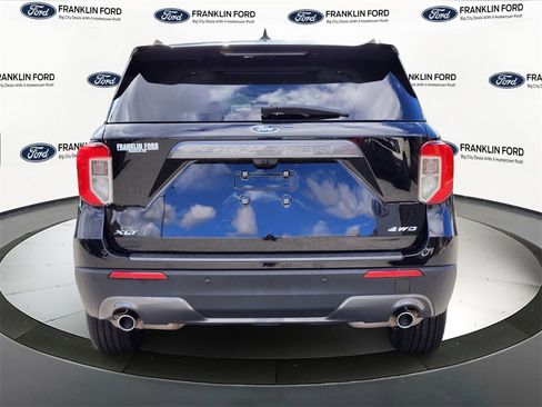 Certified 2022 Ford Explorer XLT w/ Equipment Group 202A image 4