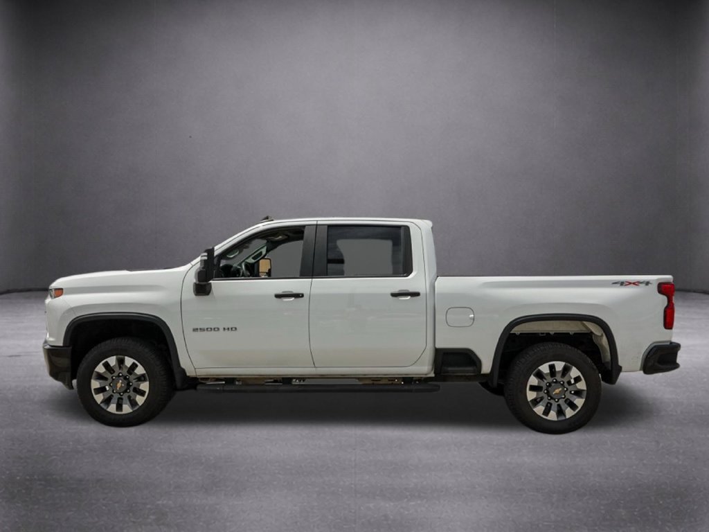 Used 2022 Chevrolet Silverado 2500 Custom w/ Custom Value Package AWD/4WD image 9