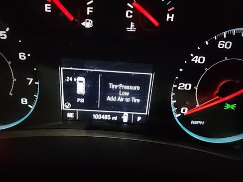 Used 2019 Chevrolet Equinox LS w/ LS Convenience Package image 4